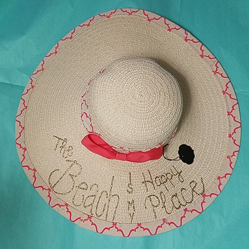 Floppy beach hat